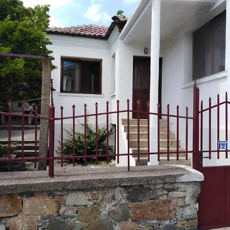 Town House On Ropotamo Str. Pensionat